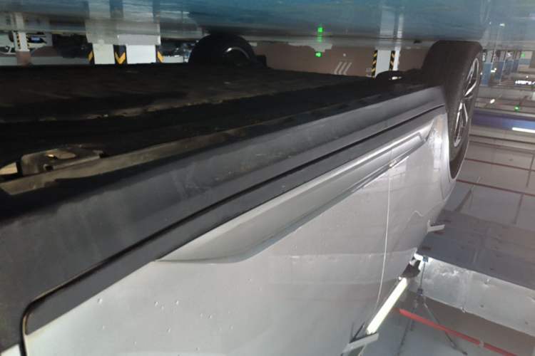 Used AION Y 2023 Plus 510 Smart Edition Right Side Sill