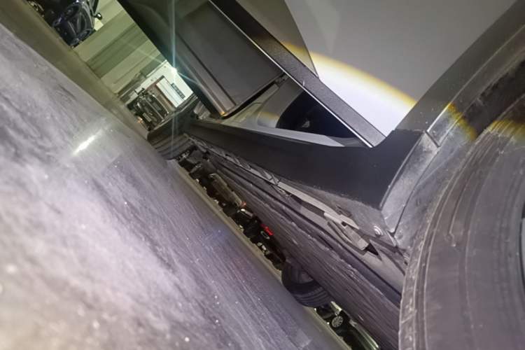 Used AION Y 2023 Plus 510 Enjoy Edition Right Side Sill