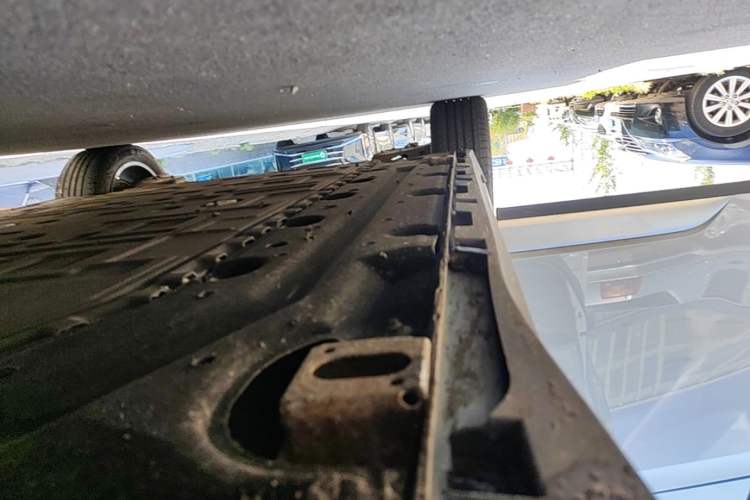 Used AION Y 2023 Plus 510 Smart Edition Right Side Sill