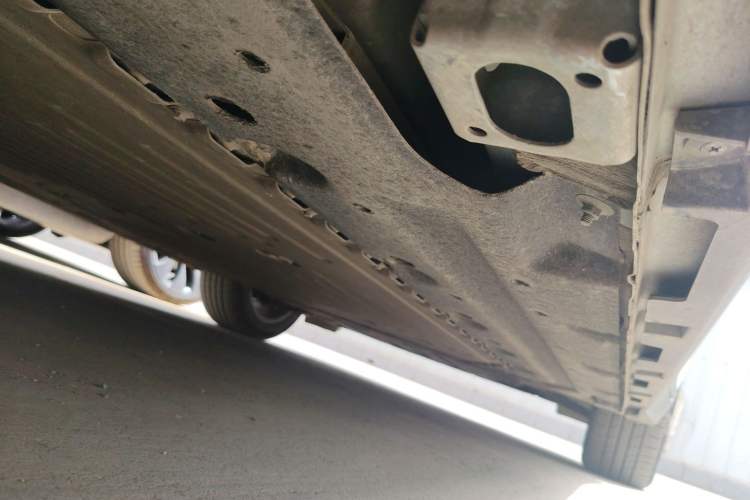 Used AION Y 2023 Younger Star Edition Right Side Sill
