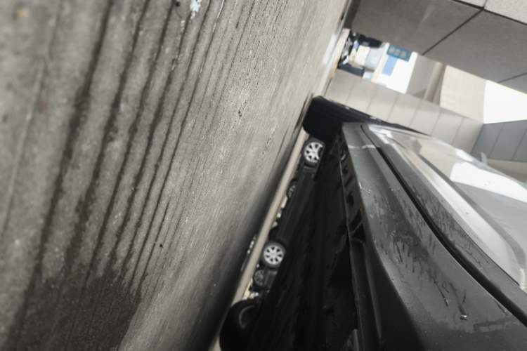 Used AION Y 2023 Plus 510 Smart Edition Right Side Sill