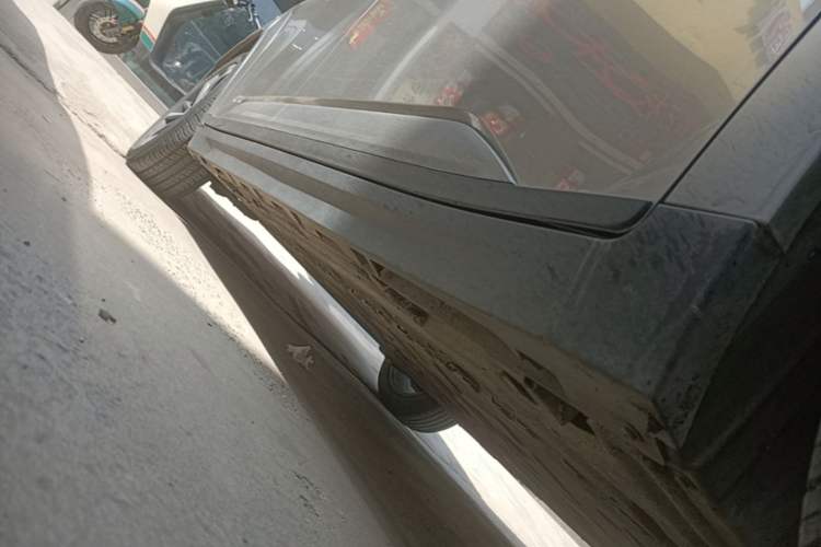Used AION Y 2023 Plus 510 Smart Edition Right Side Sill