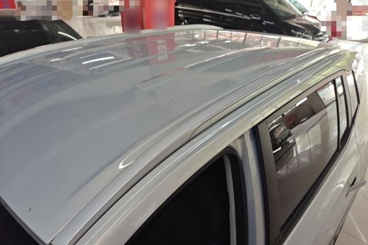 Used AION Y 2023 Younger Roof