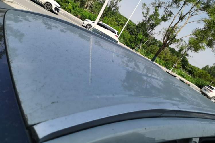 Used AION Y 2023 Younger Roof