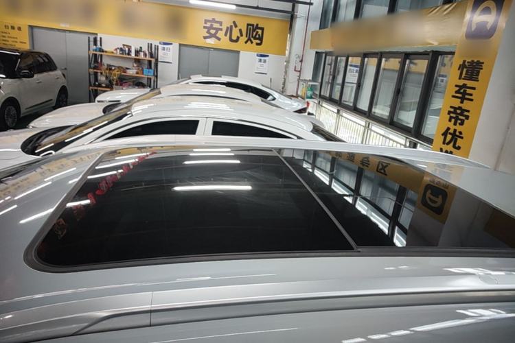 Used AION Y 2023 Younger Star Edition Roof