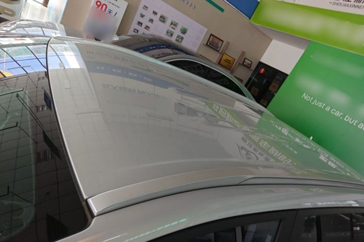 Used AION Y 2023 Younger Roof