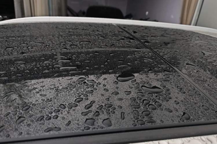 Used AION Y 2023 Plus 510 Smart Edition Roof