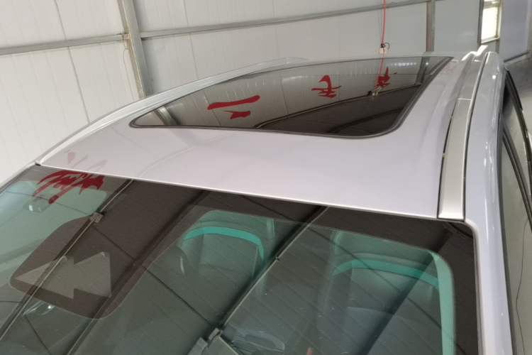 Used AION Y 2023 Plus 510 Smart Edition Roof