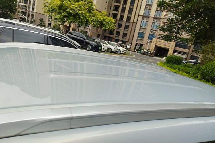 Used AION Y 2023 Younger Roof