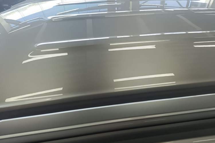 Used AION Y 2023 Younger Roof