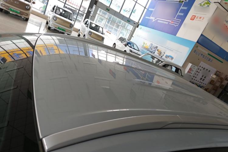 Used AION Y 2023 Younger Roof