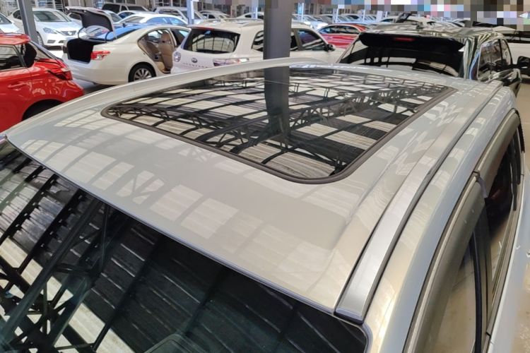 Used AION Y 2023 Younger Star Edition Roof