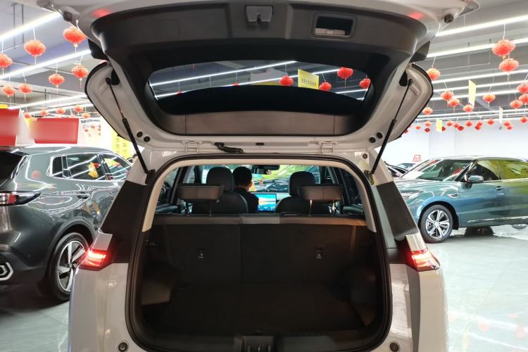 Used AION Y 2023 Younger Star Edition Trunk