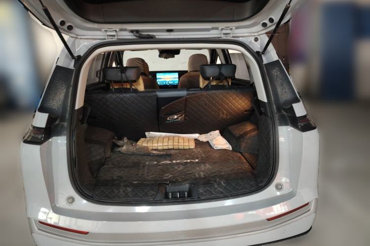Used AION Y 2023 Younger Star Edition Trunk