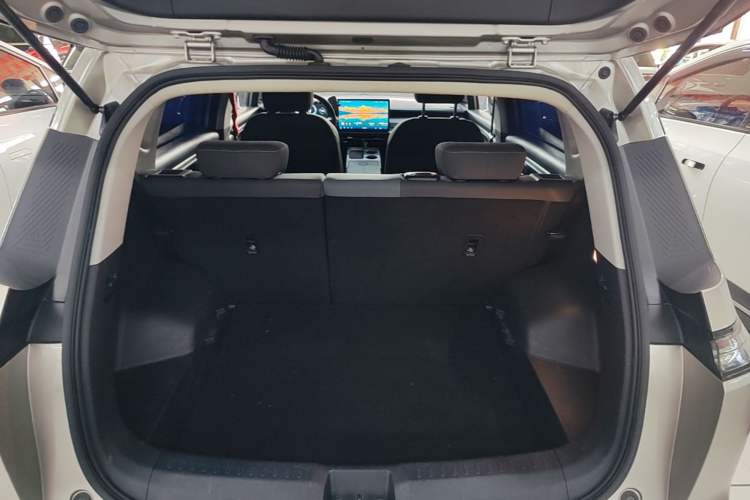 Used AION Y 2023 Plus 510 Enjoy Edition Trunk