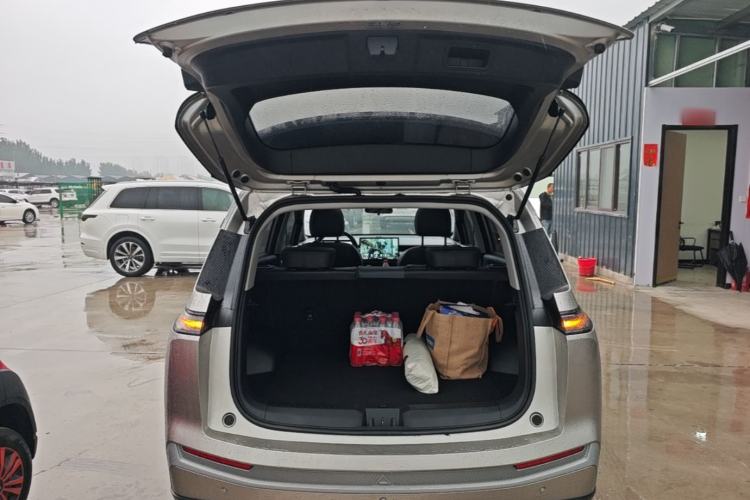 Used AION Y 2023 Plus 510 Smart Edition Trunk