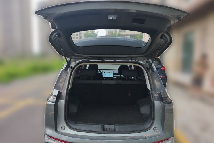 Used AION Y 2023 Younger Trunk
