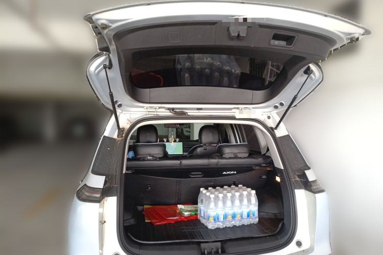 Used AION Y 2023 Younger Trunk