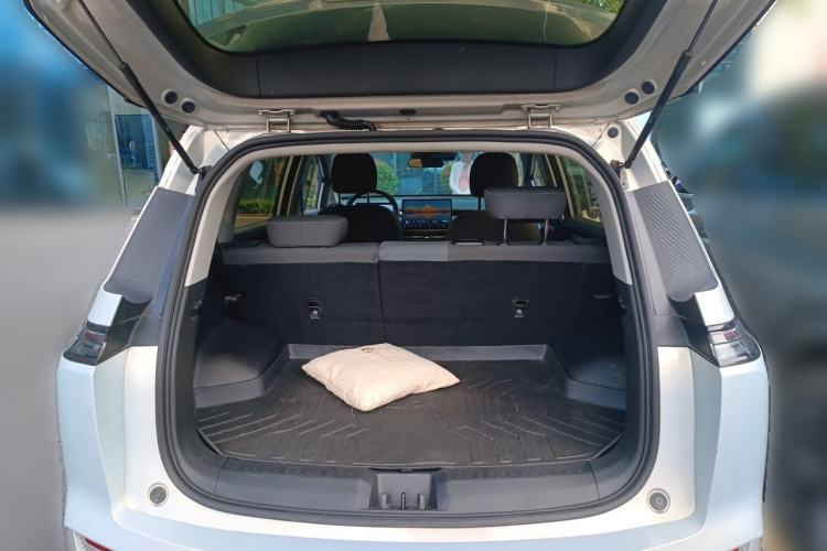 Used AION Y 2023 Younger Trunk