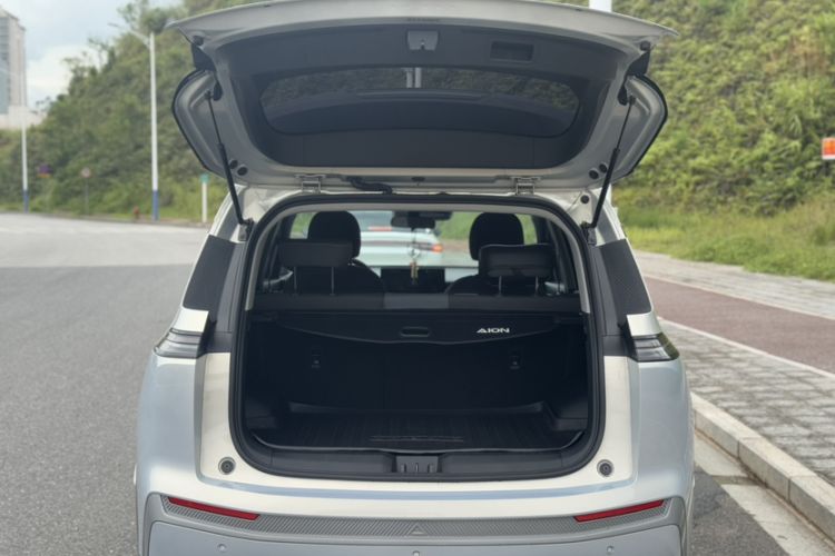 Used AION Y 2023 Younger Trunk