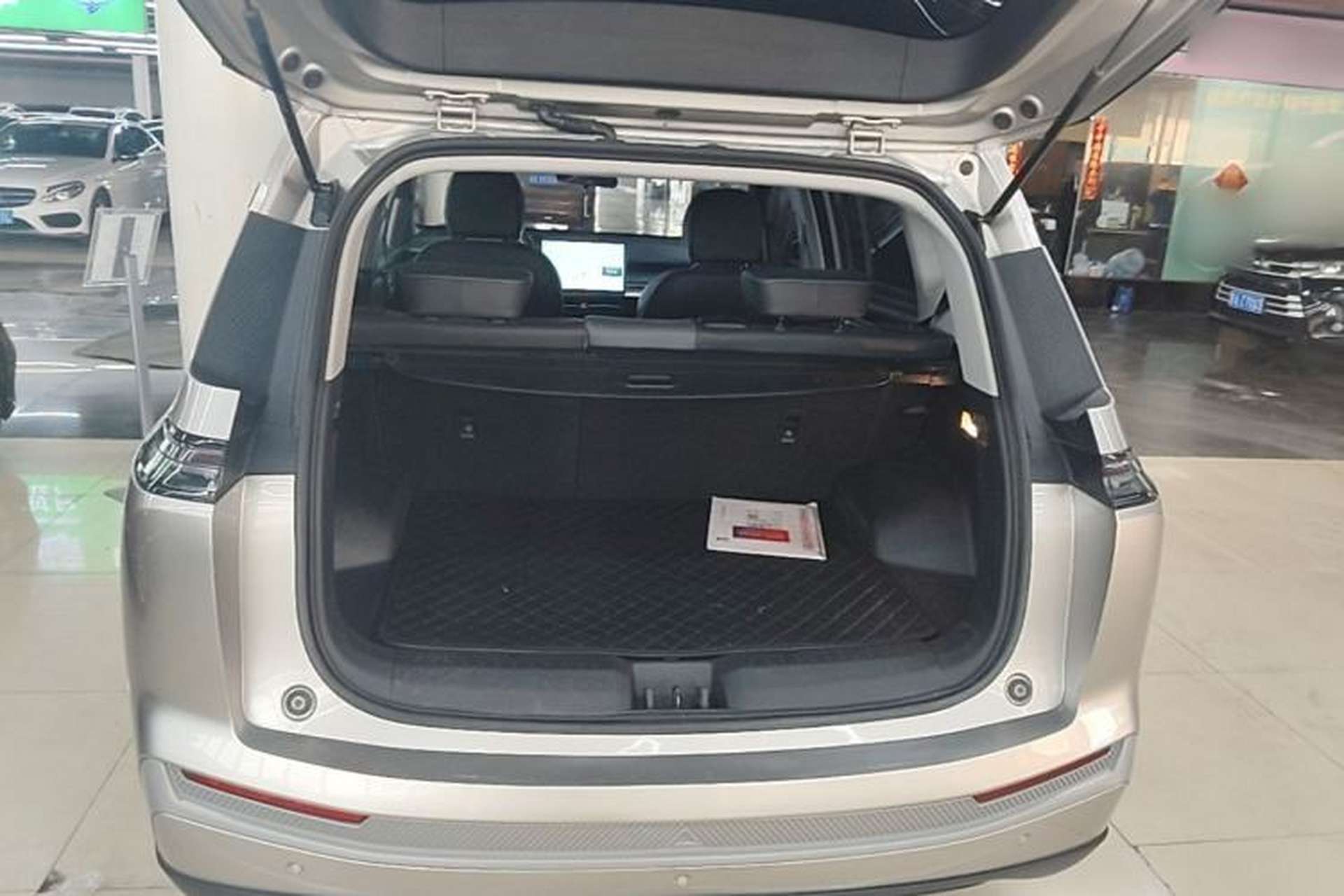 Used AION Y 2023 Younger Star Edition Trunk