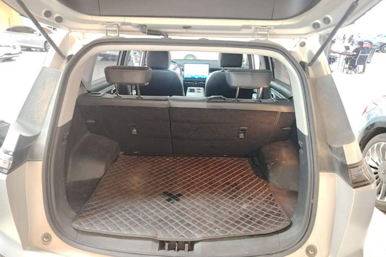 Used AION Y 2023 Younger Star Edition Trunk