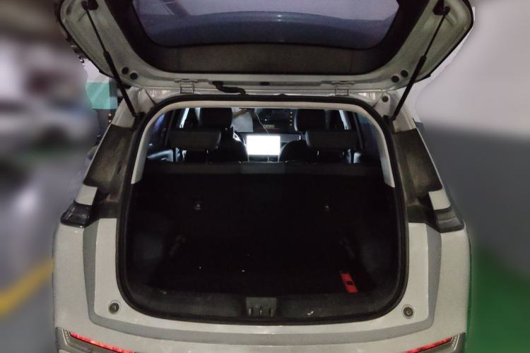 Used AION Y 2023 Plus 510 Executive Edition Trunk
