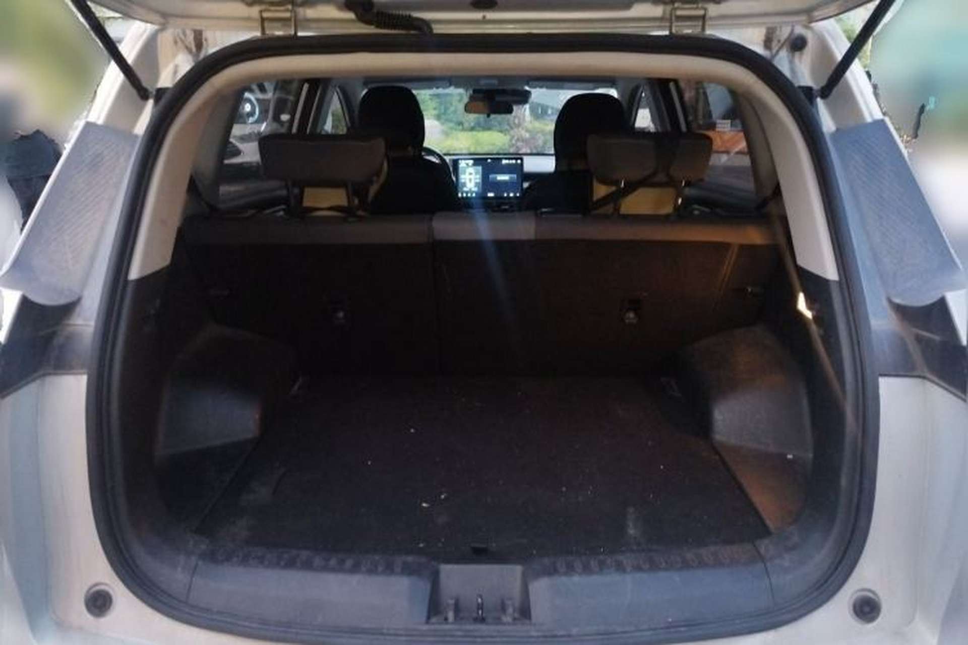 Used AION Y 2023 Younger Trunk