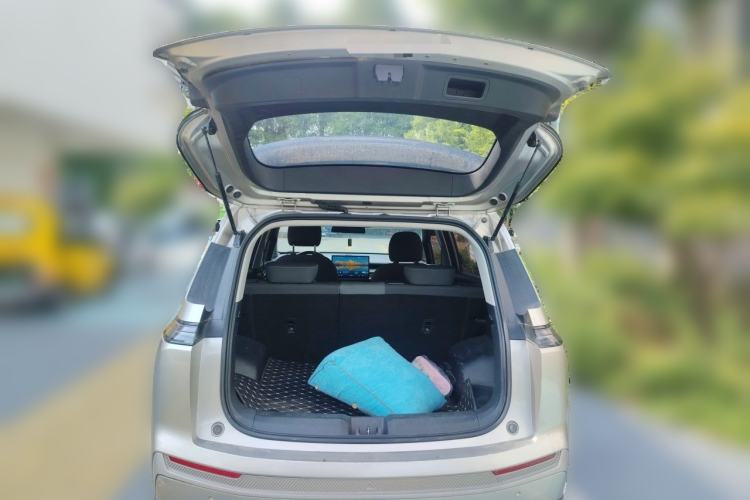 Used AION Y 2023 Younger Trunk