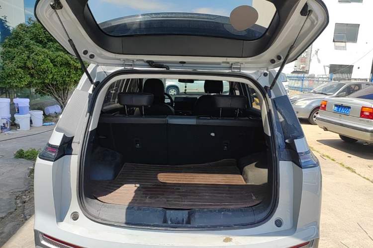 Used AION Y 2023 Plus 510 Smart Edition Trunk