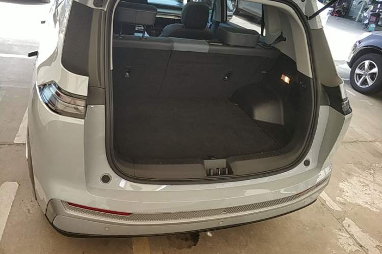 Used AION Y 2023 Plus 510 Smart Edition Trunk