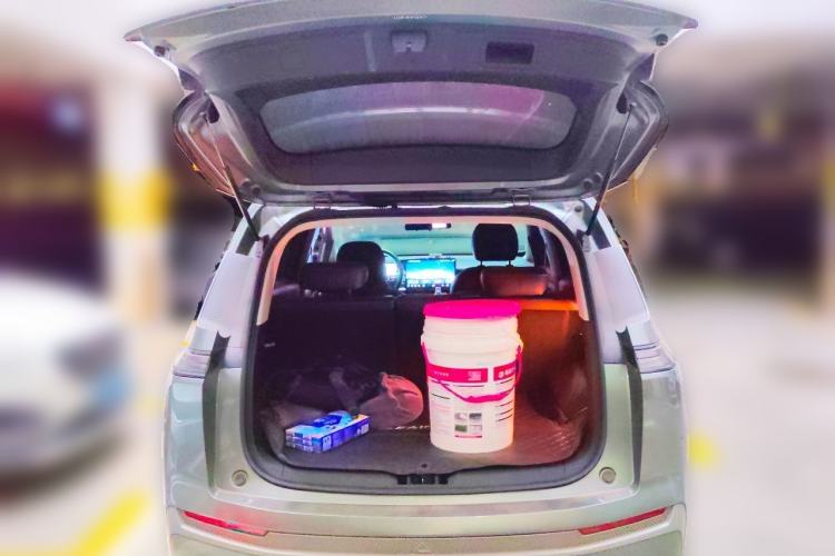 Used AION Y 2023 Younger Trunk