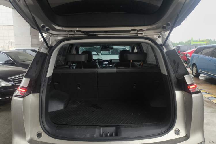 Used AION Y 2023 Plus 510 Smart Edition Trunk