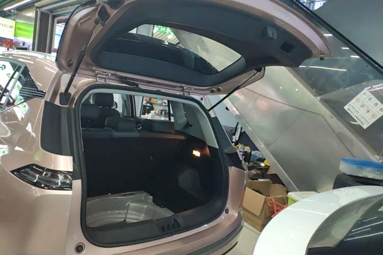 Used AION Y 2023 Plus 510 Tech Edition Trunk