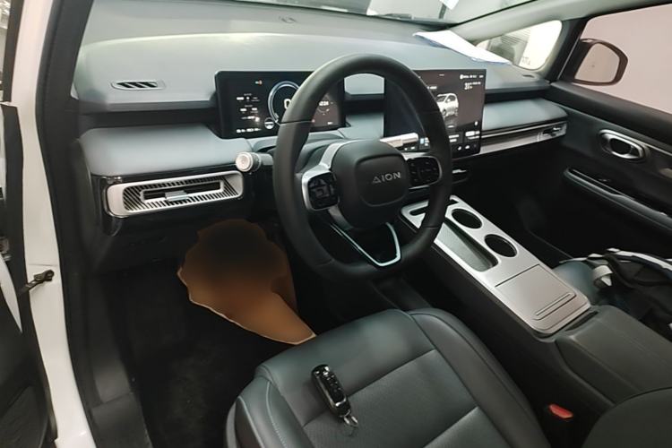 Used AION Y 2023 Plus 510 Smart Edition Center Console