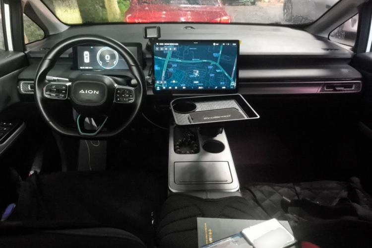 Used AION Y 2023 Younger Center Console