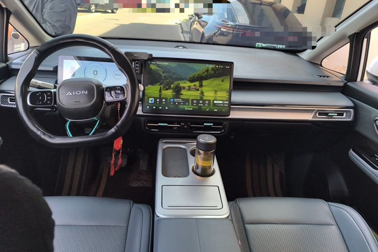 Used AION Y 2023 Younger Center Console