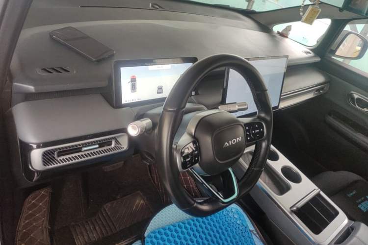 Used AION Y 2023 Younger Star Edition Center Console