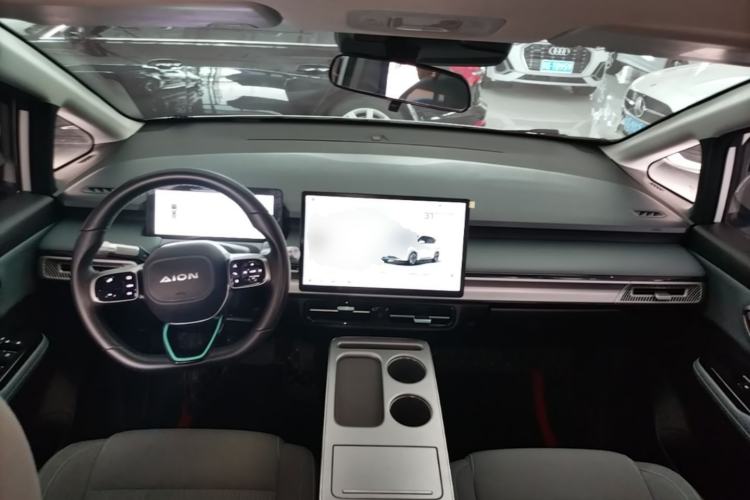 Used AION Y 2023 Younger Center Console