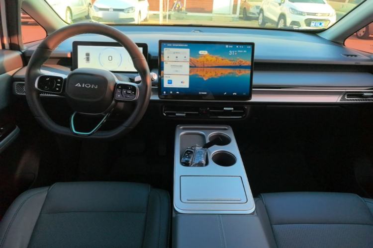 Used AION Y 2023 Plus 510 Smart Edition Center Console
