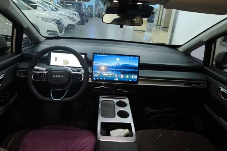 Used AION Y 2023 Plus 510 Smart Edition Center Console