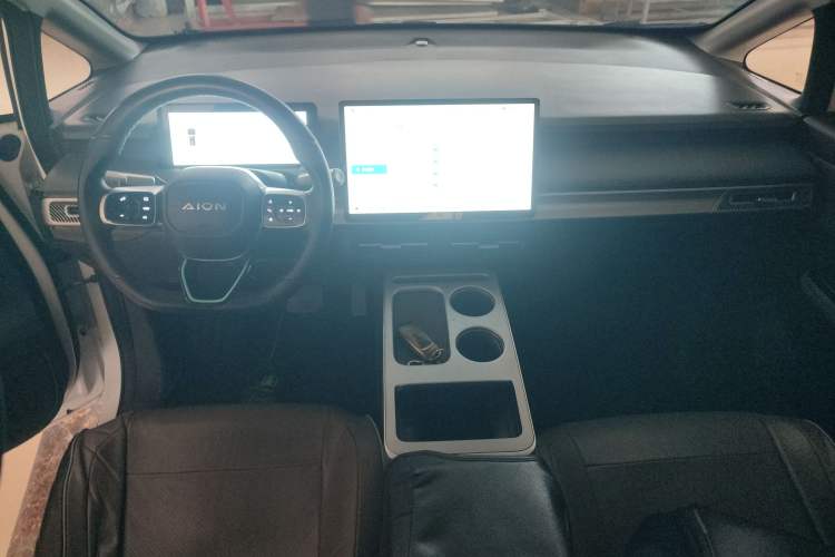 Used AION Y 2023 Plus 510 Enjoy Edition Center Console