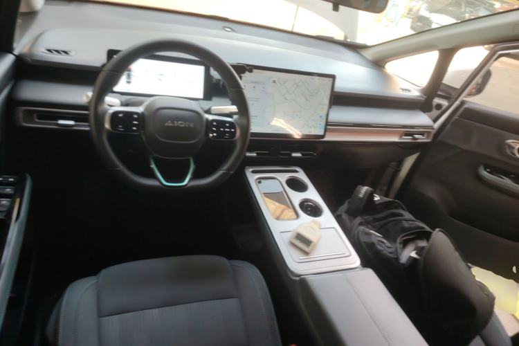 Used AION Y 2023 Plus 510 Enjoy Edition Center Console