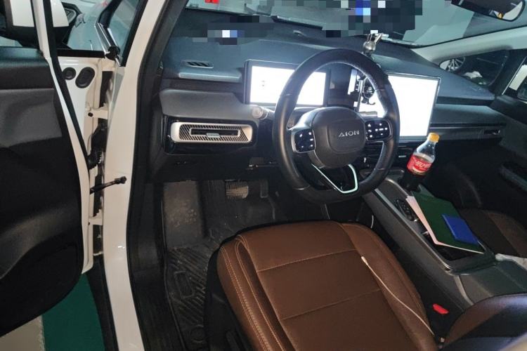 Used AION Y 2023 Plus 510 Enjoy Edition Center Console