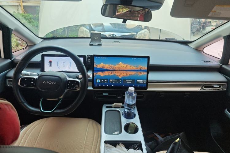 Used AION Y 2023 Plus 510 Enjoy Edition Center Console
