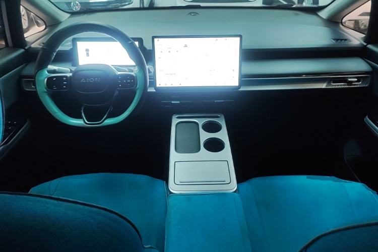 Used AION Y 2023 Plus 510 Enjoy Edition Center Console