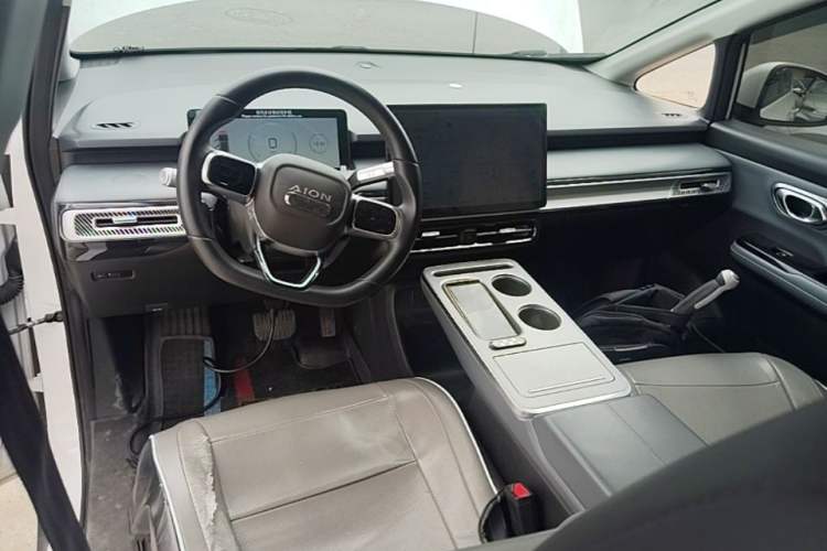 Used AION Y 2023 Plus 610 Enjoyment Edition Ternary Lithium Center Console