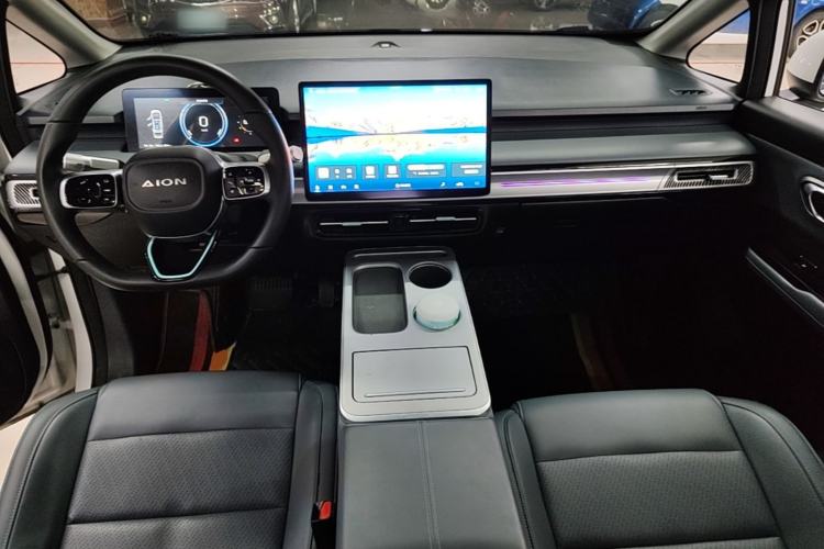 Used AION Y 2023 Plus 510 Smart Edition Center Console