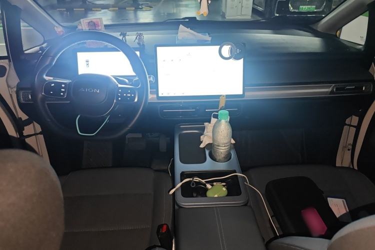 Used AION Y 2023 Younger Center Console