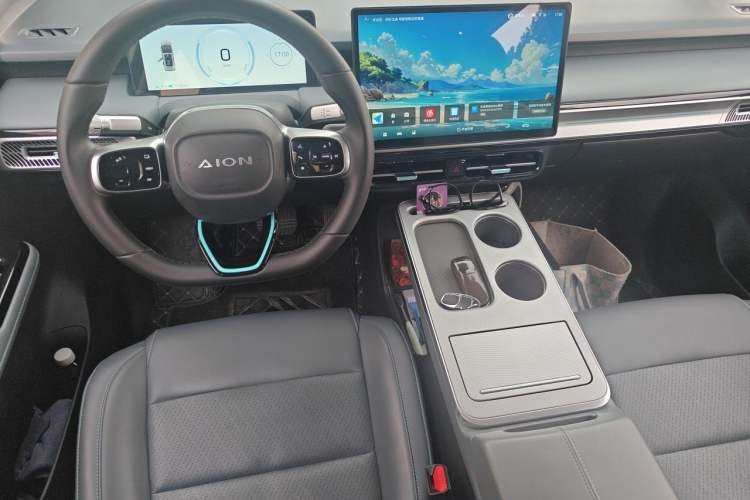 Used AION Y 2023 Plus 610 Smart Edition Ternary Lithium Center Console